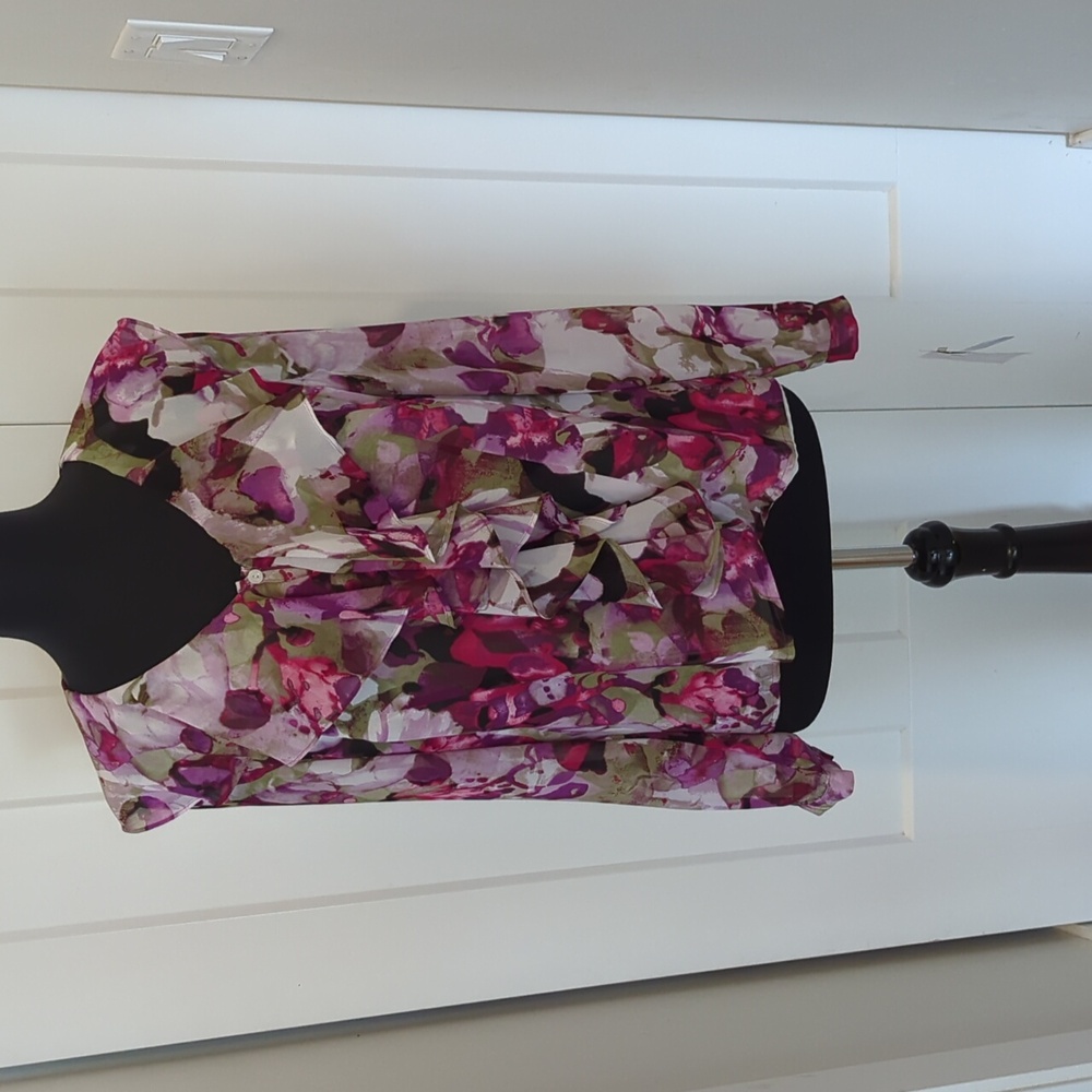 Jones Wear size 12 floral blouse